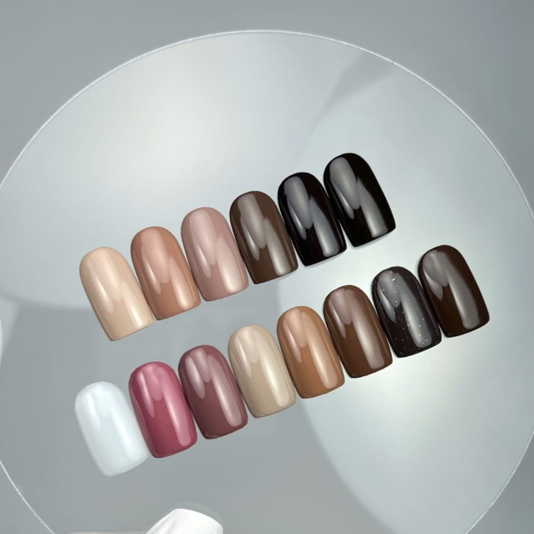 NAILSOFTHEDAY-Lets-special-Matterhorn-czekoladowo-brazowy-lakier-hybrydowy-z-zlota-drobinka-10-ml_[4180]_1200.jpg