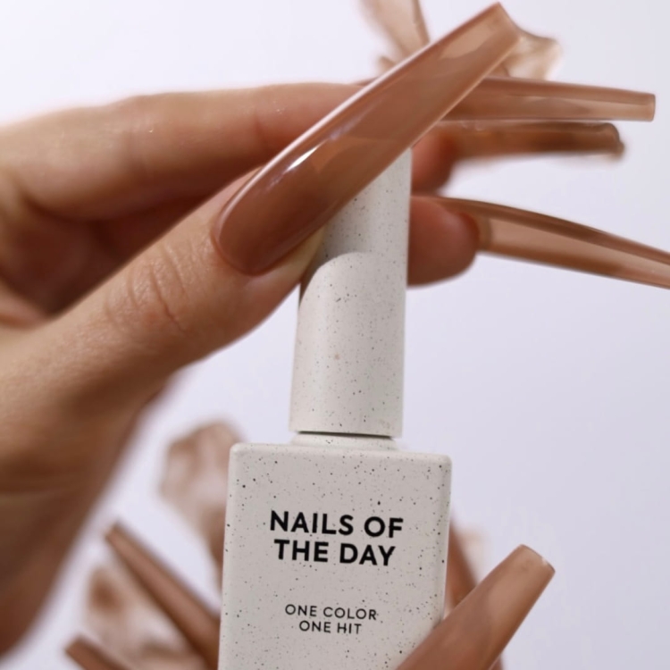 NAILSOFTHEDAY-Color-of-the-month-February-2025-Mocha-Mousse-Vitrage-polprzezroczysty-brazowy-lakier-hybrydowy-10-ml_[4171]_1200.jpg